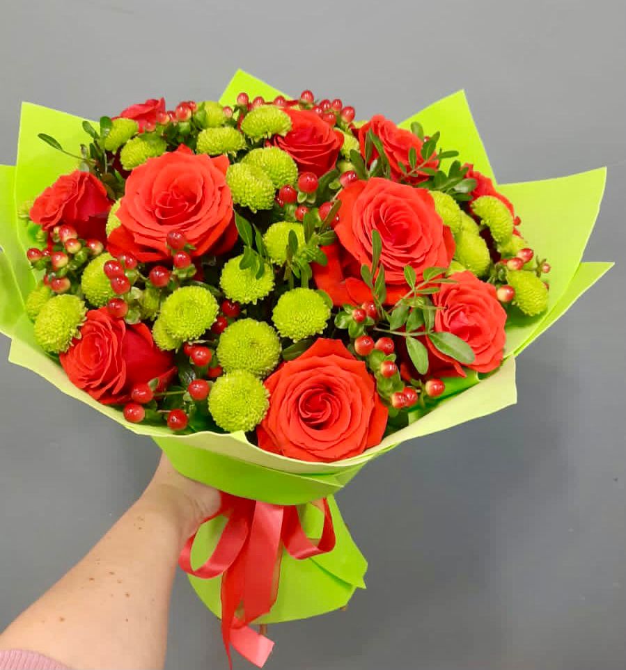 Букет цветов из: Хризантемы и Розы в Рогатой Балке