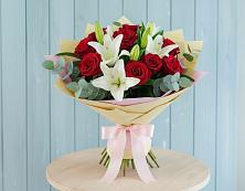 Букет цветов из:  Лилии и Розы в Рогатой Балке