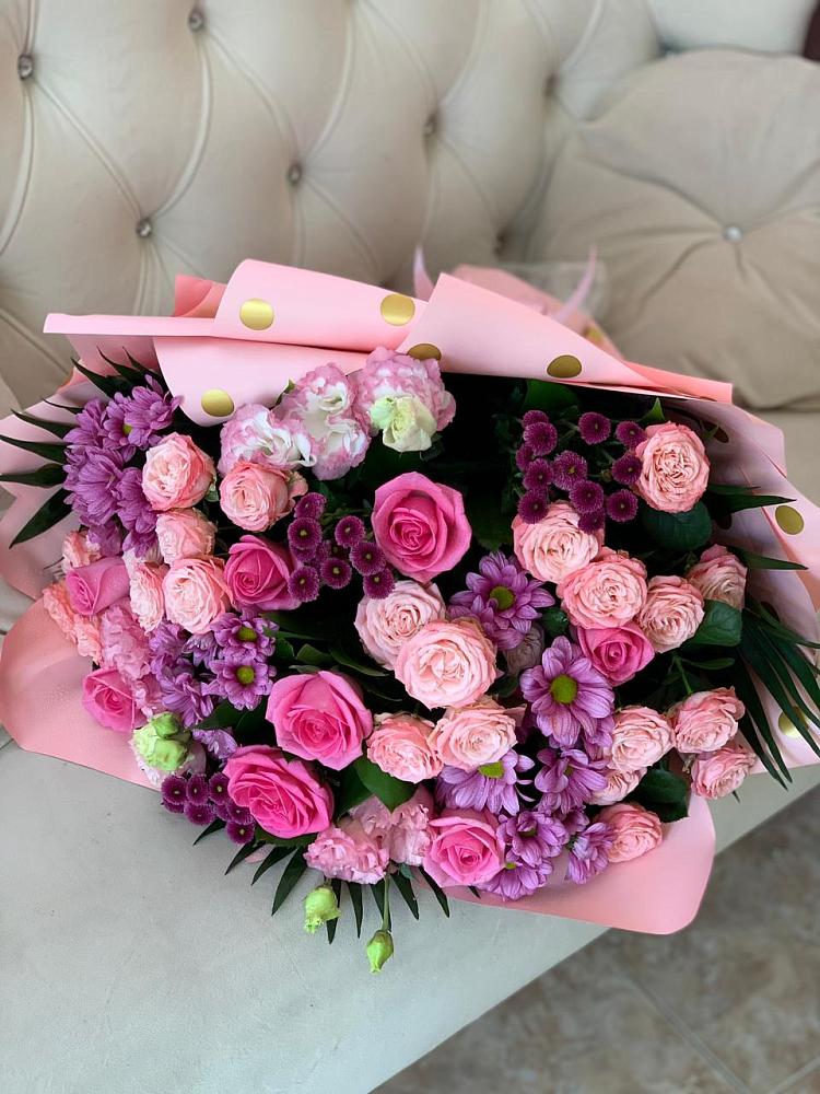 Букет цветов из: Хризантемы, Розы и Лизиантусы в Рогатой Балке