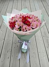 Букет цветов из:  Альстромерии #REPLACE_PRED# Рогатой Балке