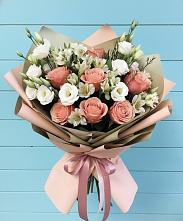 Букет цветов из:  Розы, Альстромерии и Лизиантусы в Рогатой Балке