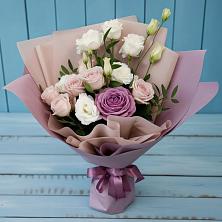 Букет цветов из:  Розы и Лизиантусы в Рогатой Балке