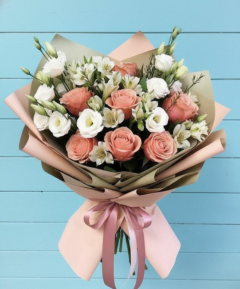 Букет цветов из: Розы, Альстромерии и Лизиантусы в Рогатой Балке