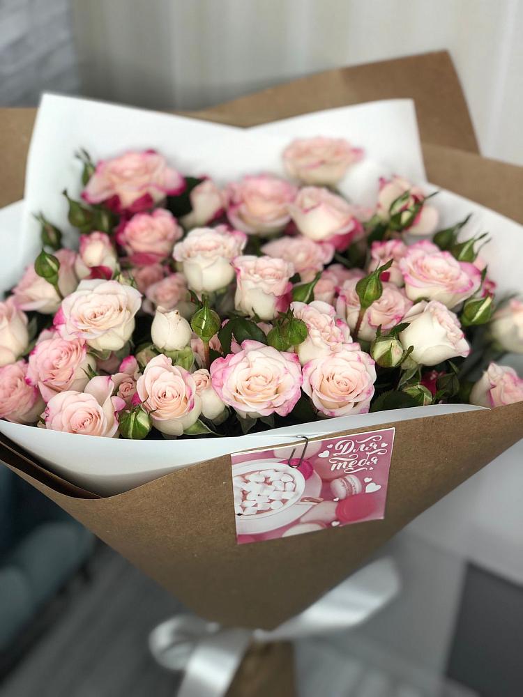 Букет цветов из: Розы в Рогатой Балке