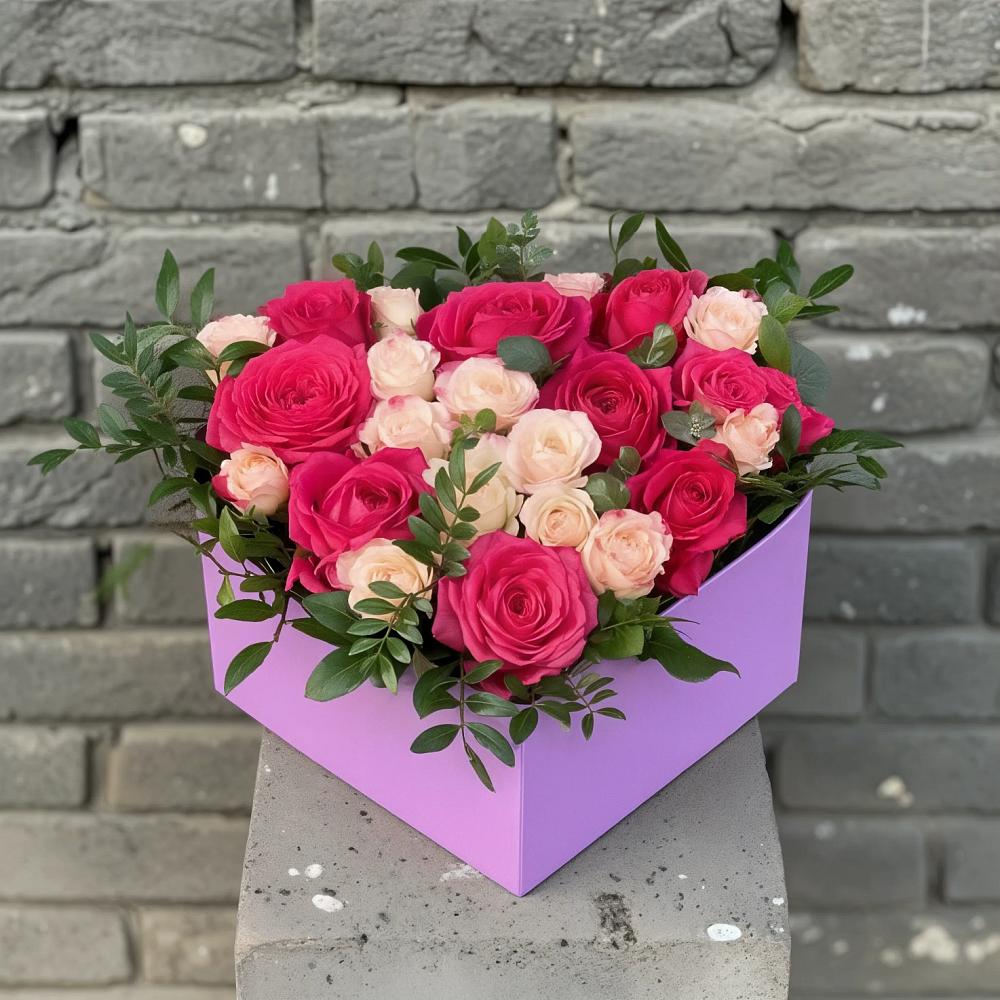 Цветочная композиция из Розы в коробке в Рогатой Балке