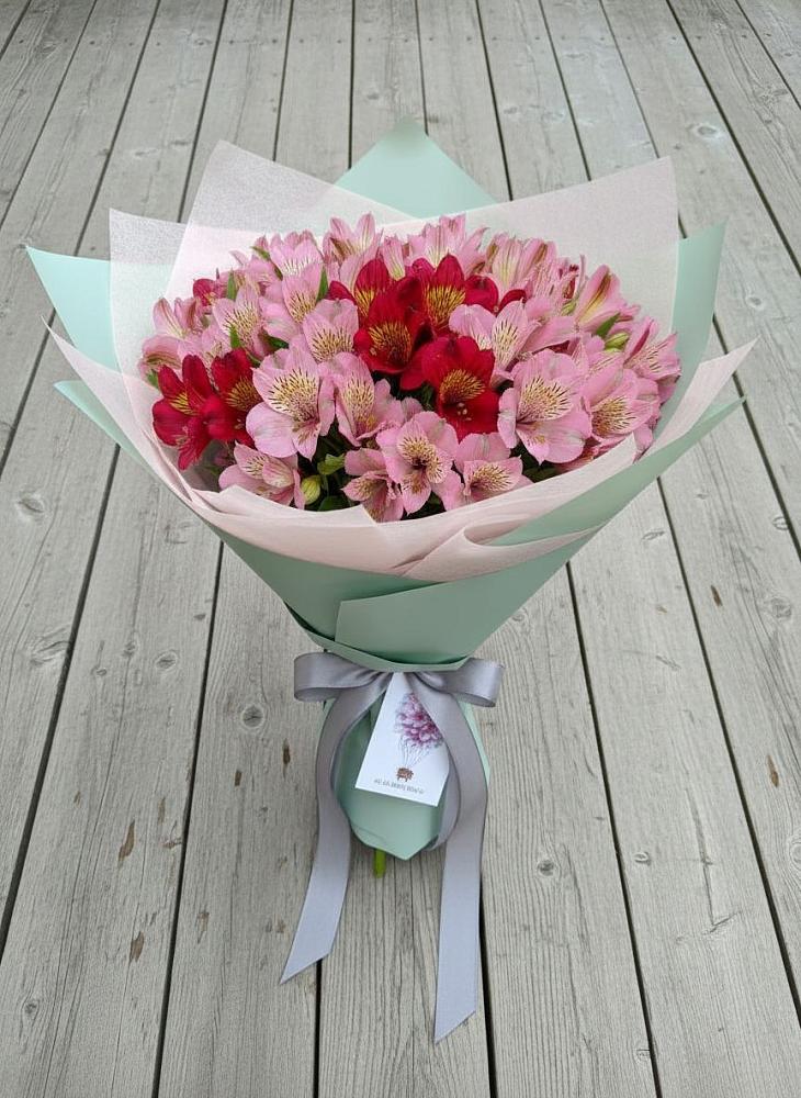 Букет цветов из: Альстромерии в Рогатой Балке