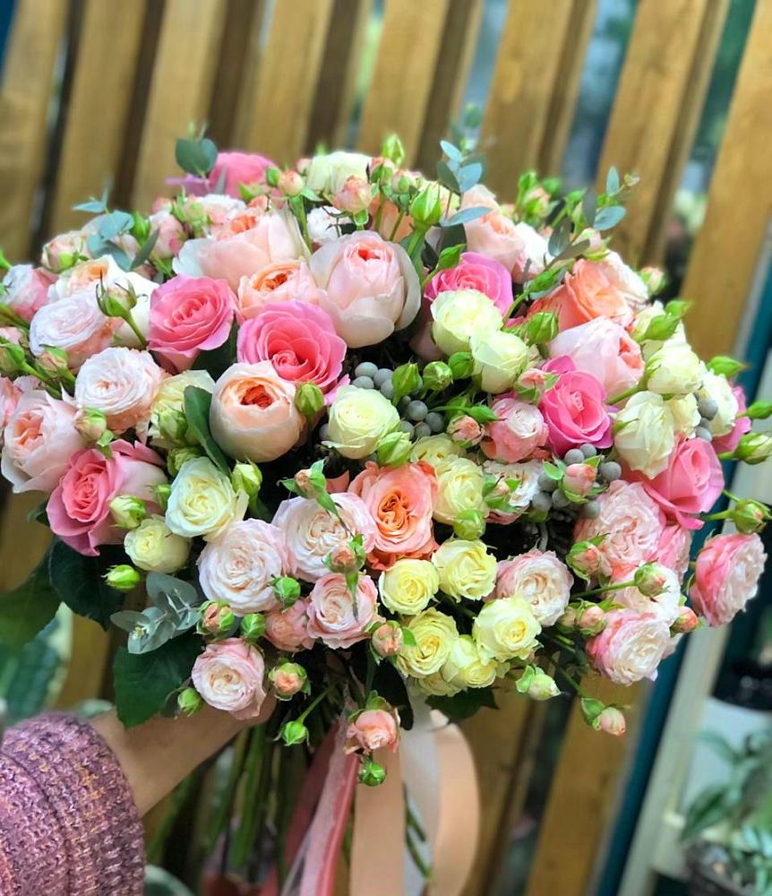 Букет цветов из: Розы в Рогатой Балке