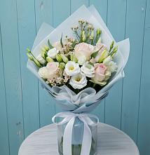 Букет цветов из:  Розы и Лизиантусы в Рогатой Балке