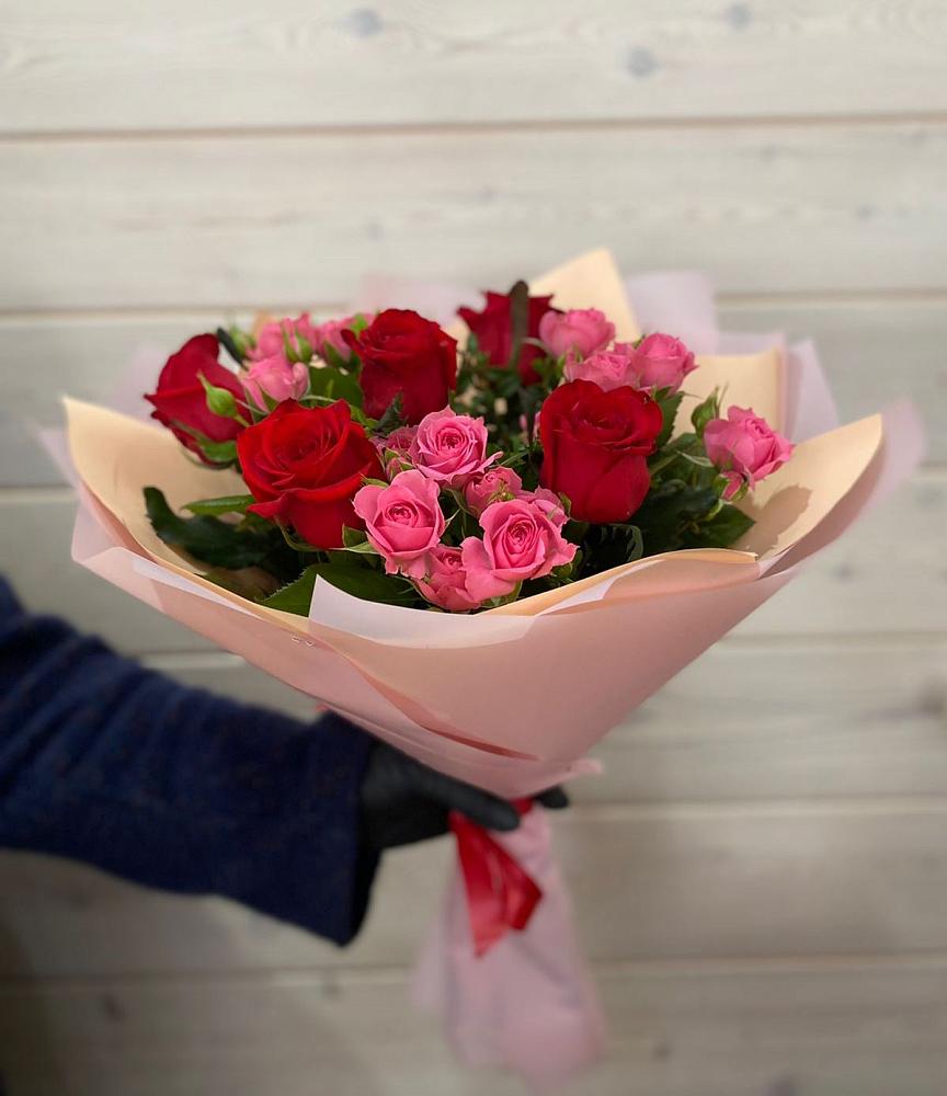 Букет цветов из: Розы в Рогатой Балке