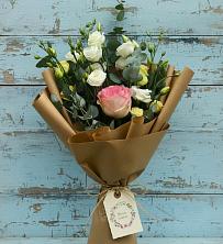 Букет цветов из:  Розы и Лизиантусы в Рогатой Балке
