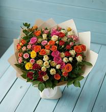 Букет Микс из разноцветных кустовых роз в Рогатой Балке