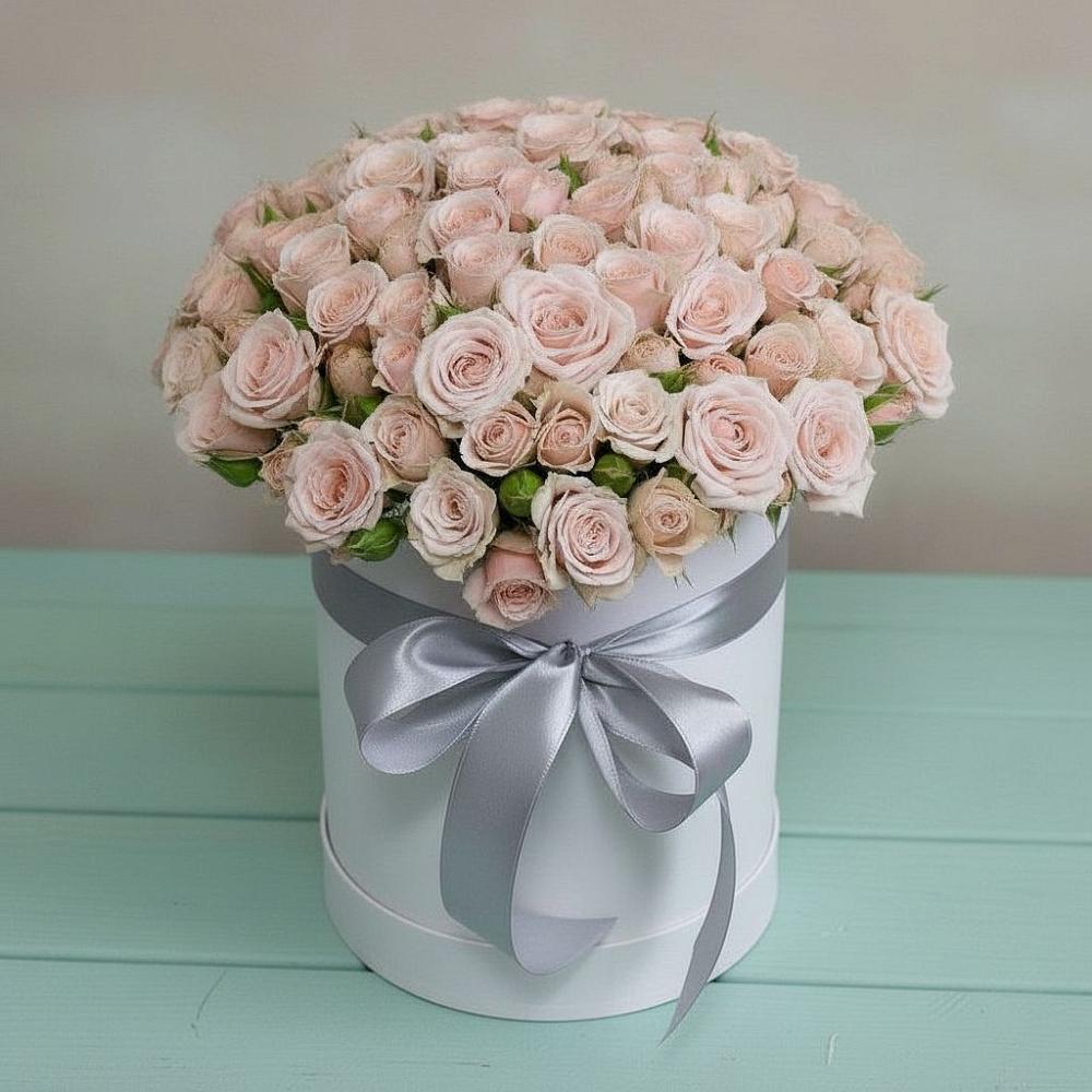 Цветочная композиция из Розы в шляпной коробке в Рогатой Балке